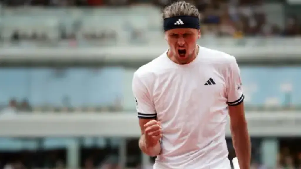 Title favourite Alexander Zverev books quarter-final berth at French Open