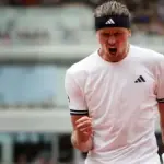 Title favourite Alexander Zverev books quarter-final berth at French Open