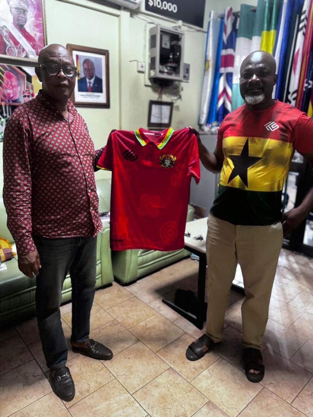 Kaysports CEO Kwame Owusu-Ameyaw presents Ghana branded sports jersey to 'One Man Supporter'