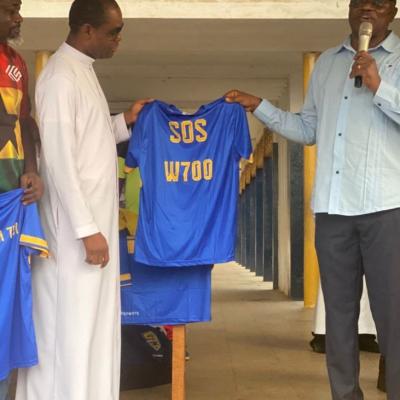 Kaysports Presents Customized Sports Jerseys To Opoku Ware School